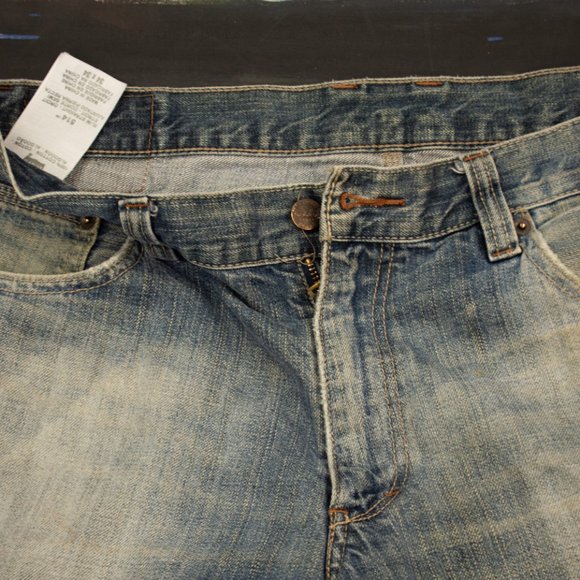 Levis 514.  Perfectly faded and softened to perfection.  Soft blue and shredded - Picture 4 of 16